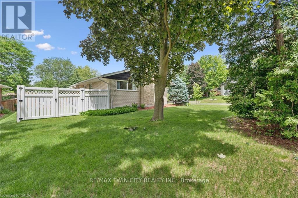 221 Willowdale Avenue, Waterloo, Ontario N2J 3M3 - Photo 23 - X13457062