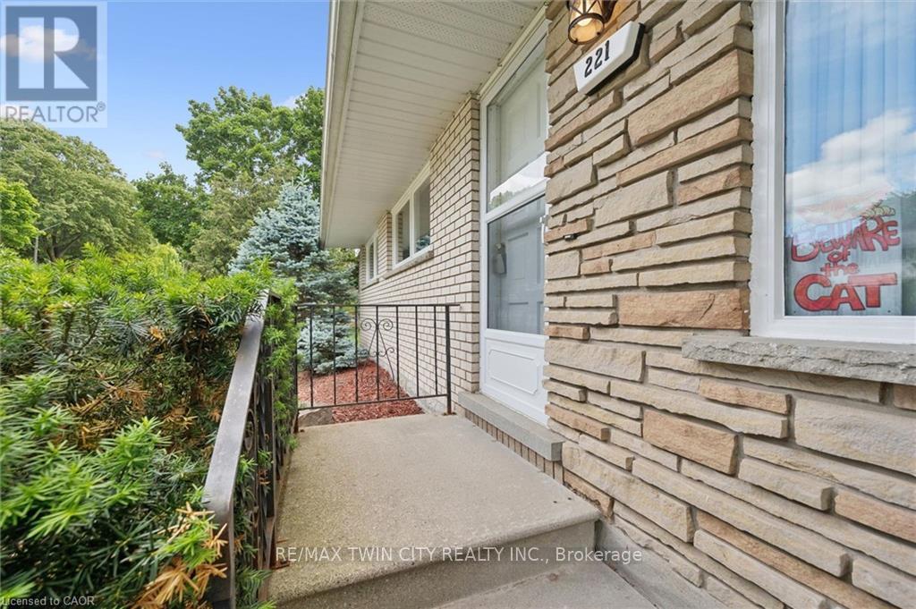 221 Willowdale Avenue, Waterloo, Ontario N2J 3M3 - Photo 6 - X13457062