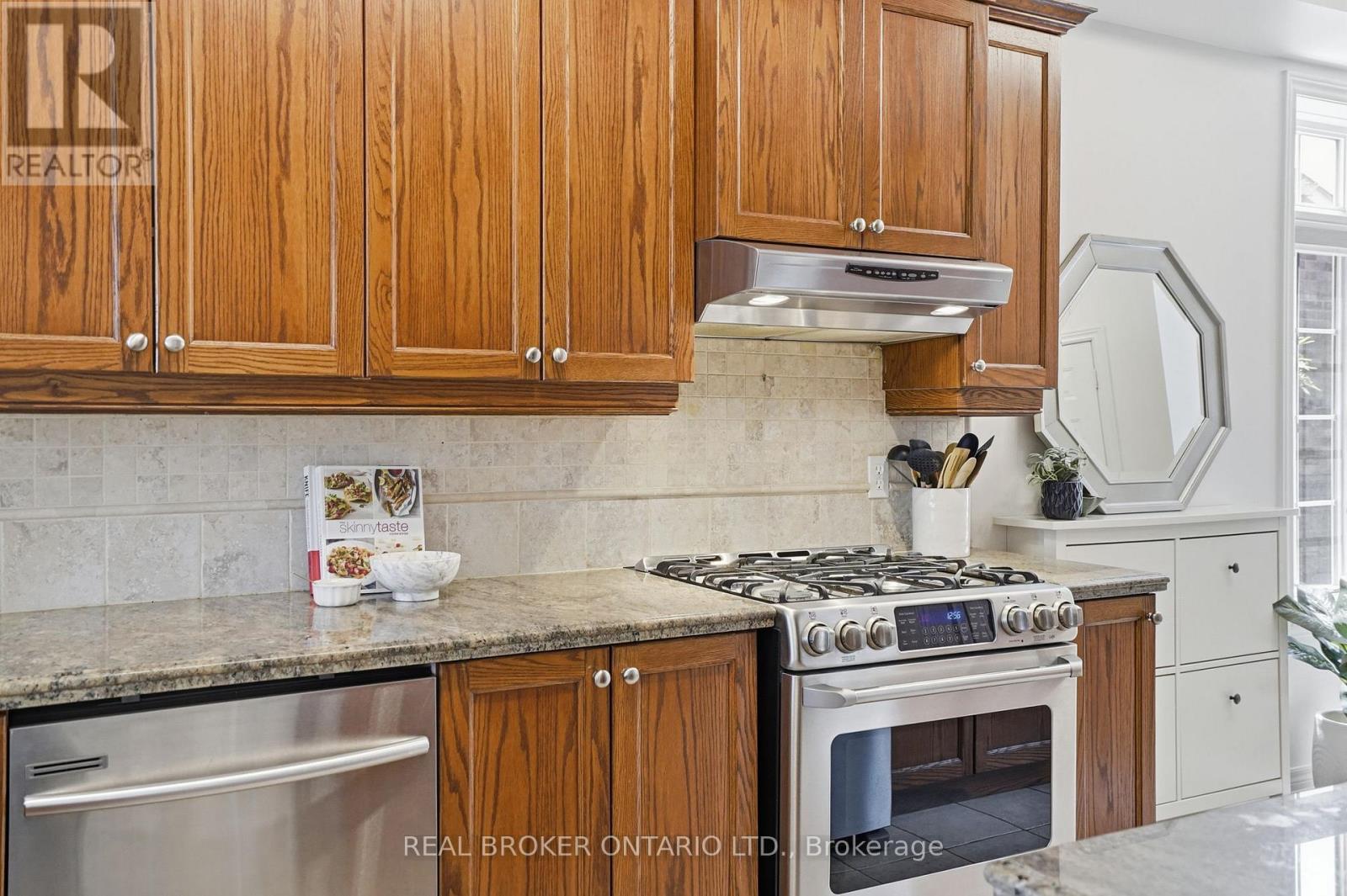 29 Sunnycroft Court, Hamilton, Ontario  L8B 0L3 - Photo 13 - X13457120
