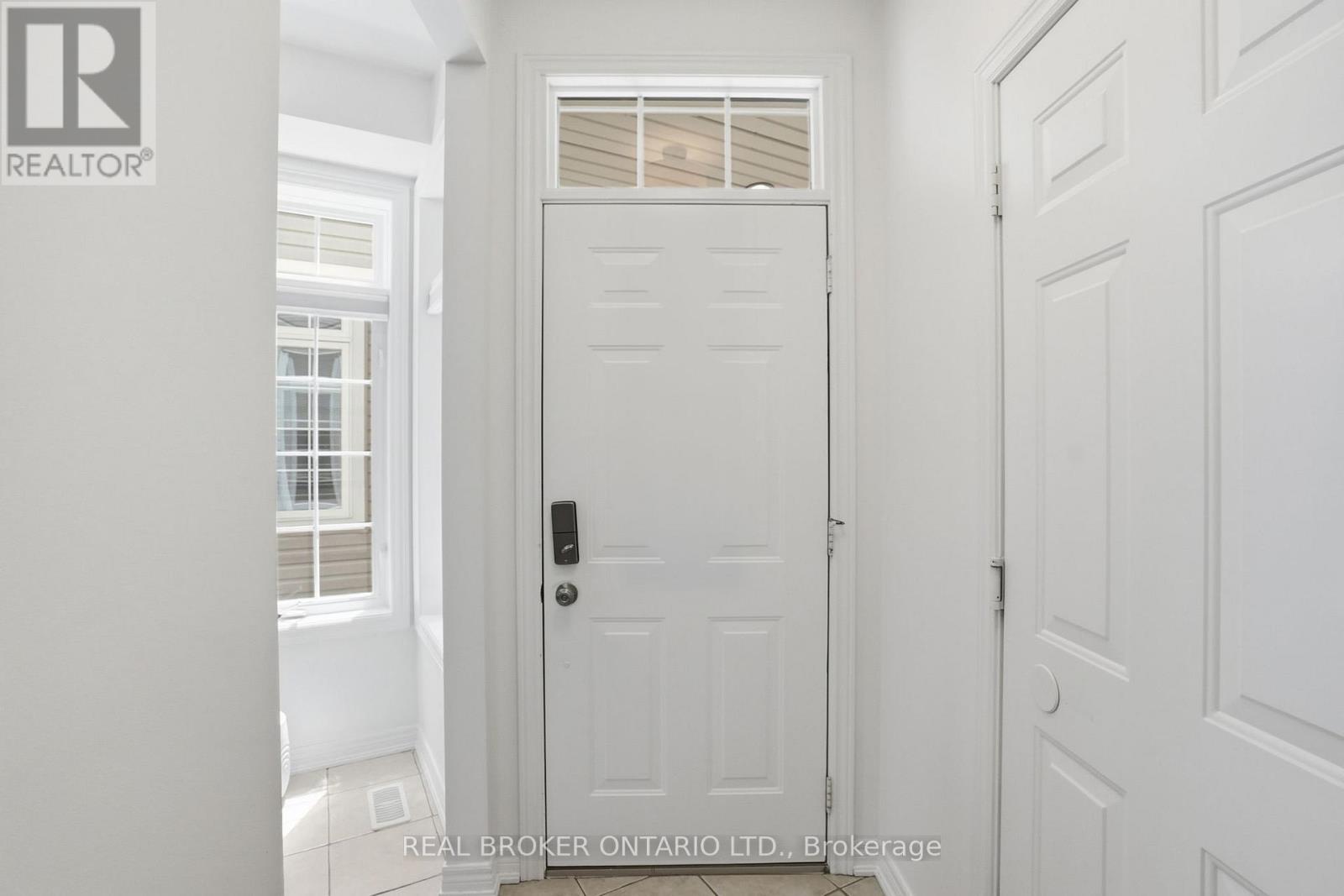 29 Sunnycroft Court, Hamilton, Ontario  L8B 0L3 - Photo 4 - X13457120