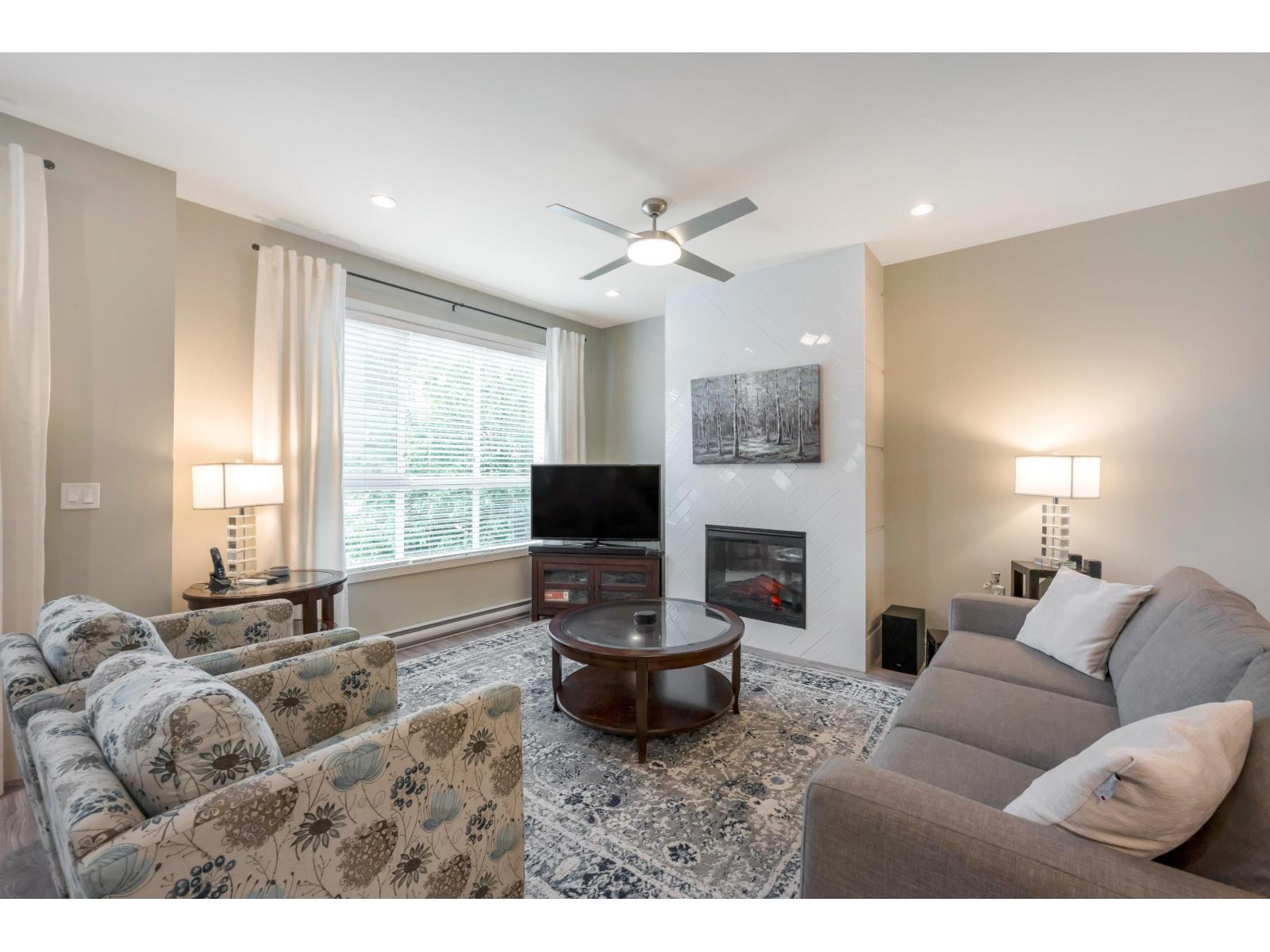 31 1938 N Parrallel Road, Abbotsford, British Columbia  V3G 0H1 - Photo 2 - R3136799