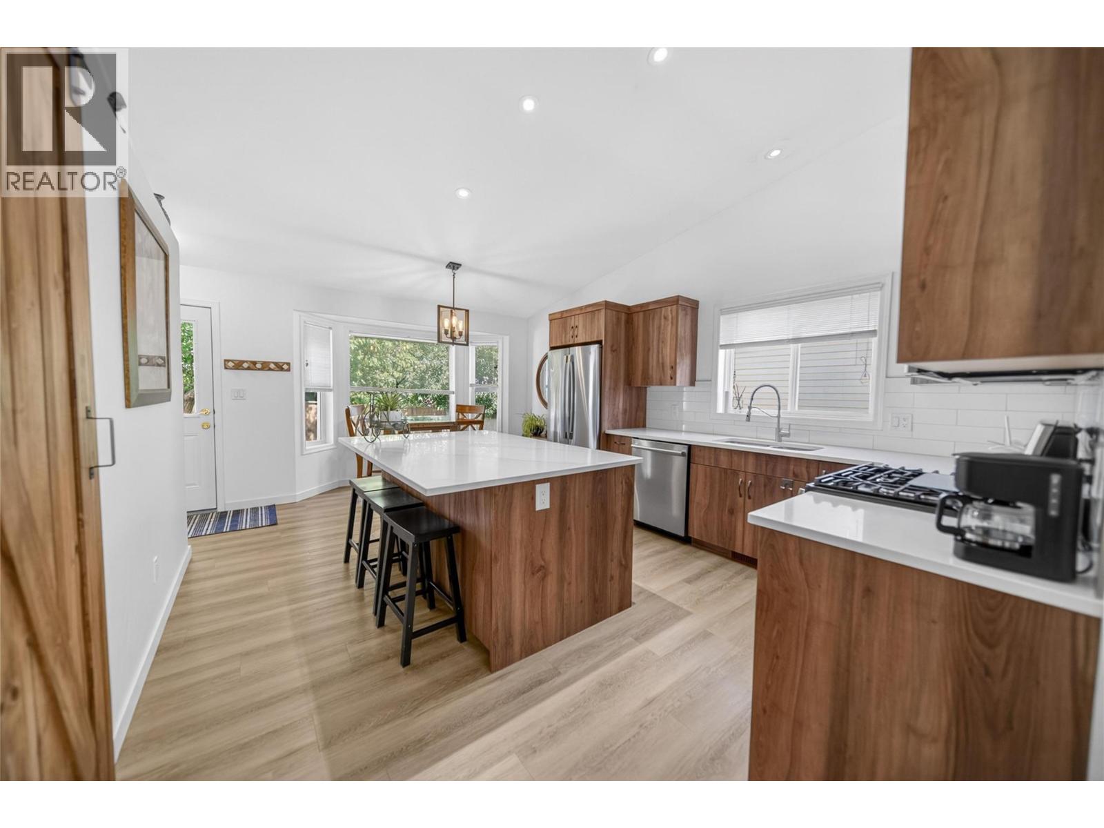 2310 Mt Baker Crescent, Cranbrook, British Columbia V1C 6M1 - Photo 4 - 10391319