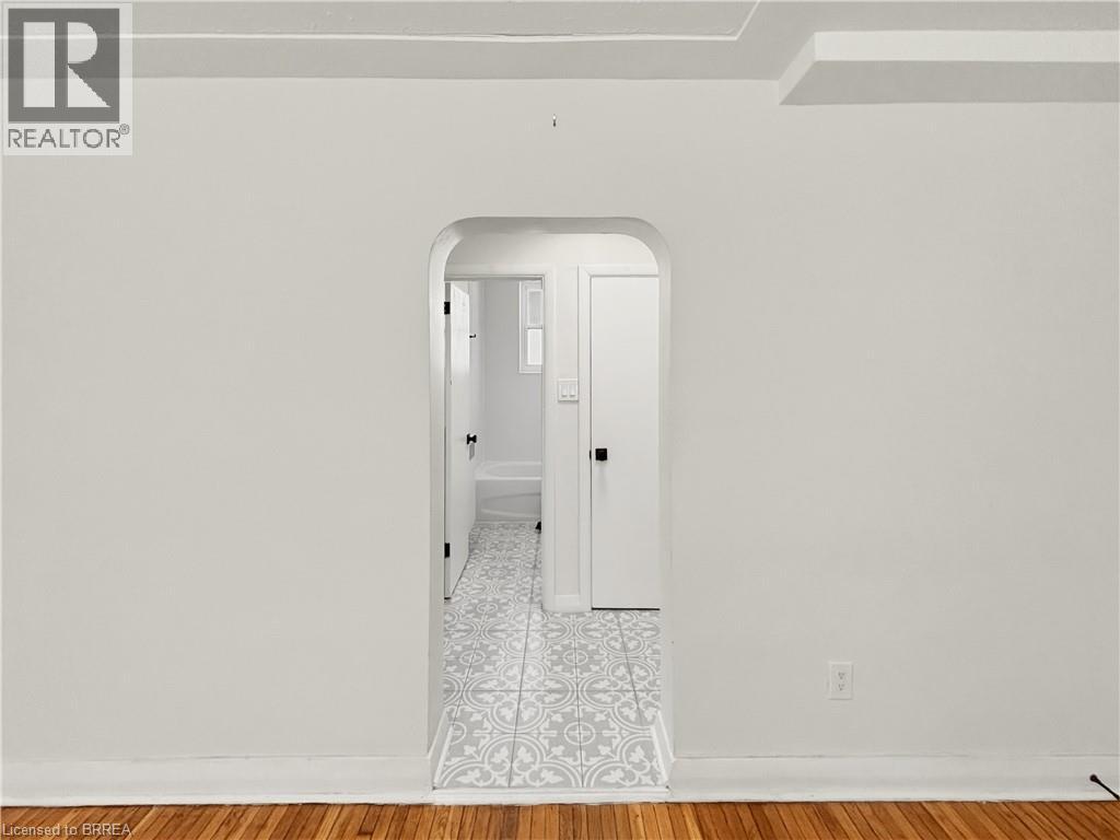 11 Sheridan Street Unit# 1, Brantford, Ontario  N3T 2P7 - Photo 3 - 40839903