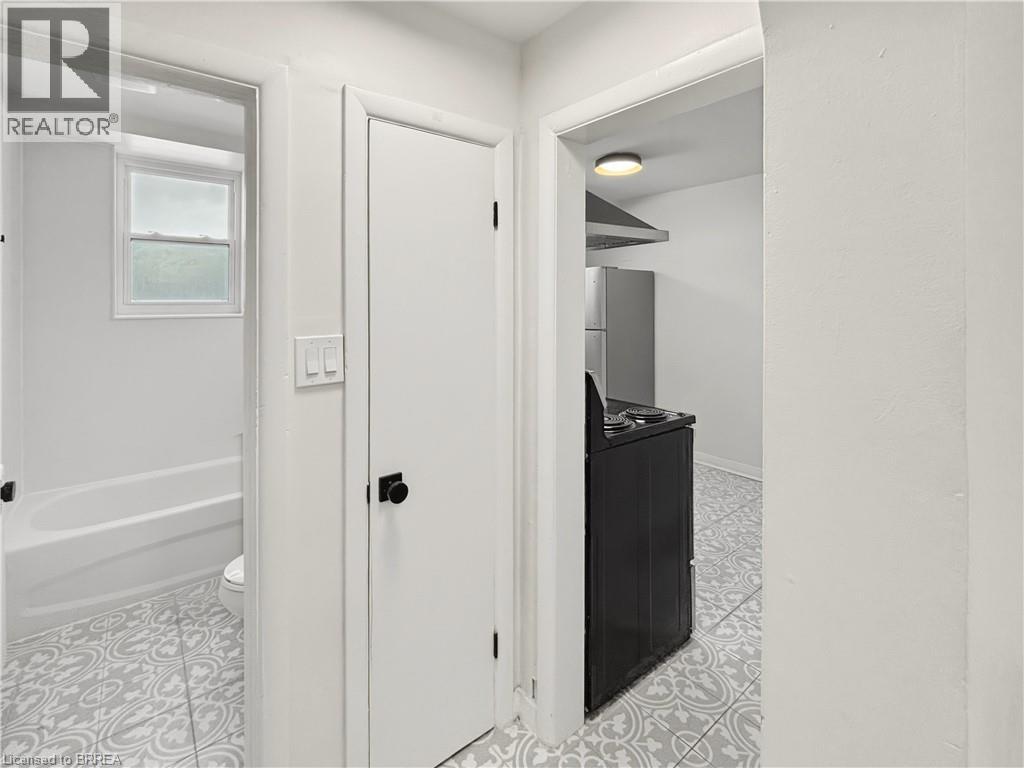 11 Sheridan Street Unit# 1, Brantford, Ontario  N3T 2P7 - Photo 6 - 40839903