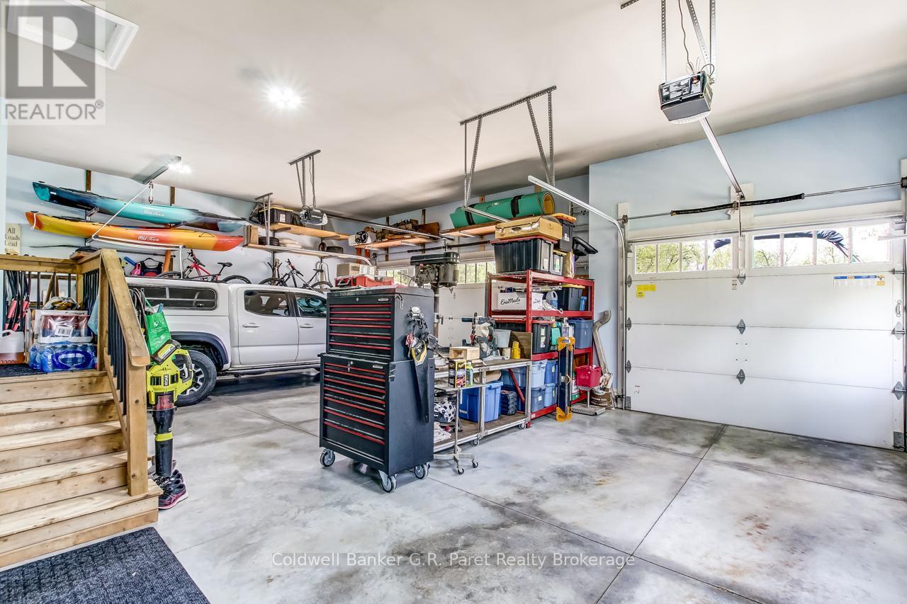 10151 Pinery Bluffs Road, Lambton Shores, Ontario  N0M 1T0 - Photo 44 - X13457530