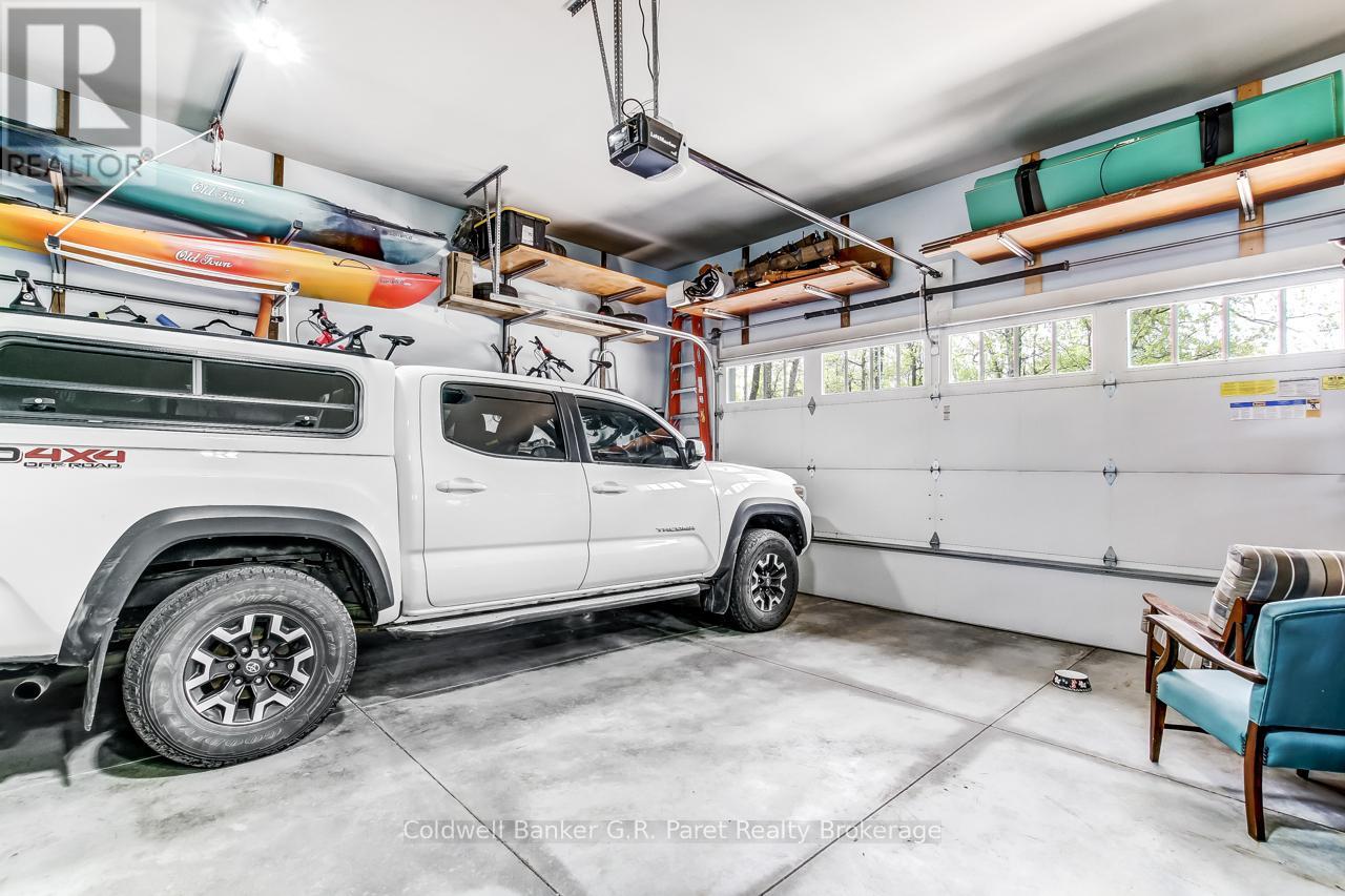 10151 Pinery Bluffs Road, Lambton Shores, Ontario  N0M 1T0 - Photo 45 - X13457530
