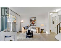 58 YELLOW BIRCHWAY, Toronto, Ontario