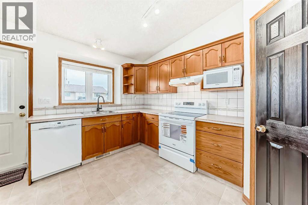 5910 60 Ave, Ponoka, Alberta  T4J 1T7 - Photo 7 - A2318131