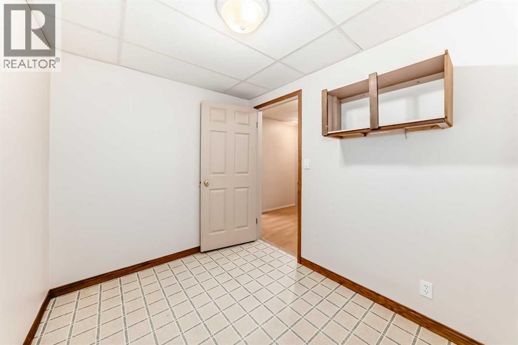 5910 60 Ave, Ponoka, Alberta  T4J 1T7 - Photo 37 - A2318131