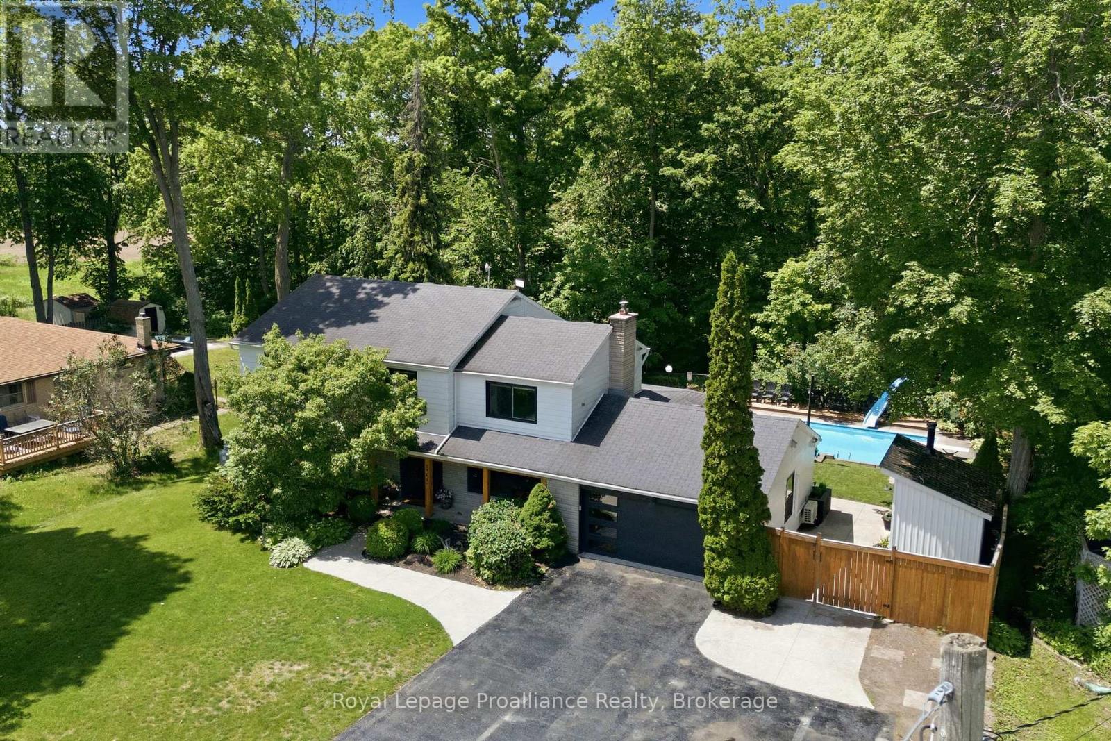 1353 WALLBRIDGE LOYALIST ROAD, Quinte West, Ontario
