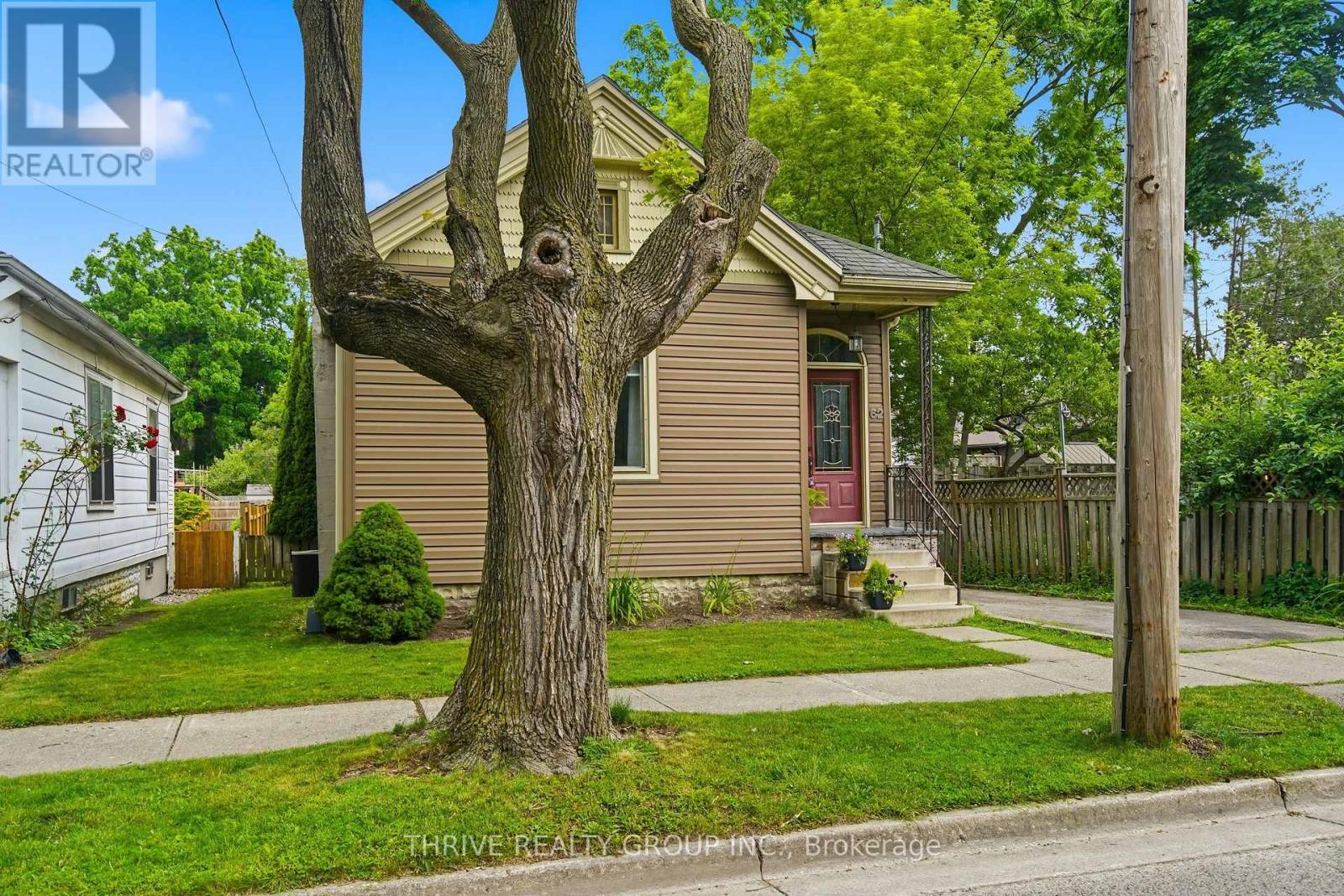62 Tecumseh Avenue E, London South, Ontario  N6C 1R8 - Photo 3 - X13457326