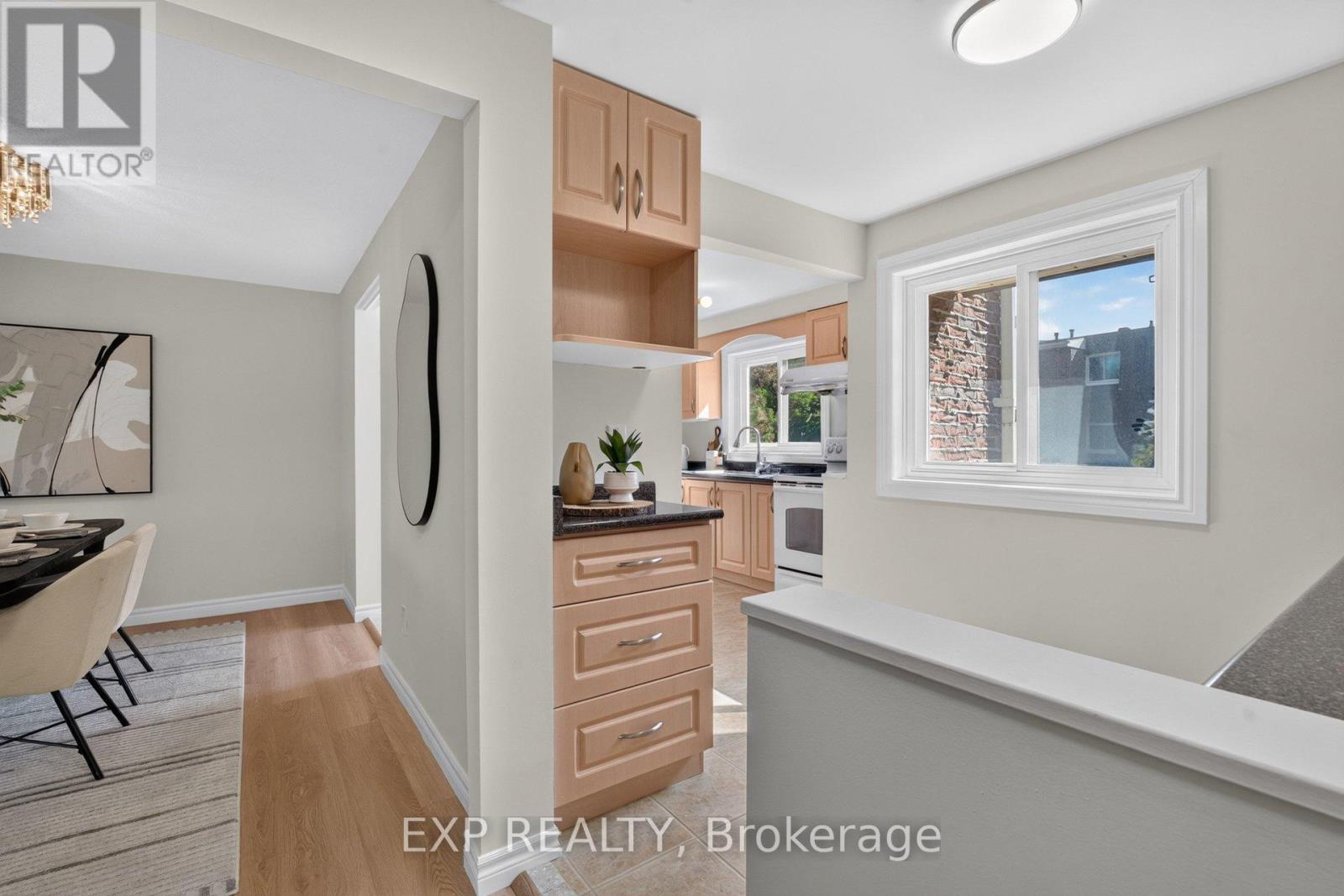 38 Rusty Crestway, Toronto, Ontario  M2J 2Y4 - Photo 15 - C13457458