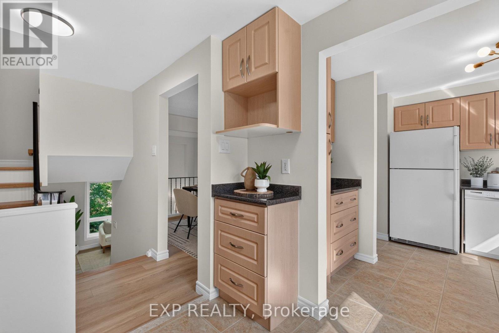 38 Rusty Crestway, Toronto, Ontario  M2J 2Y4 - Photo 17 - C13457458