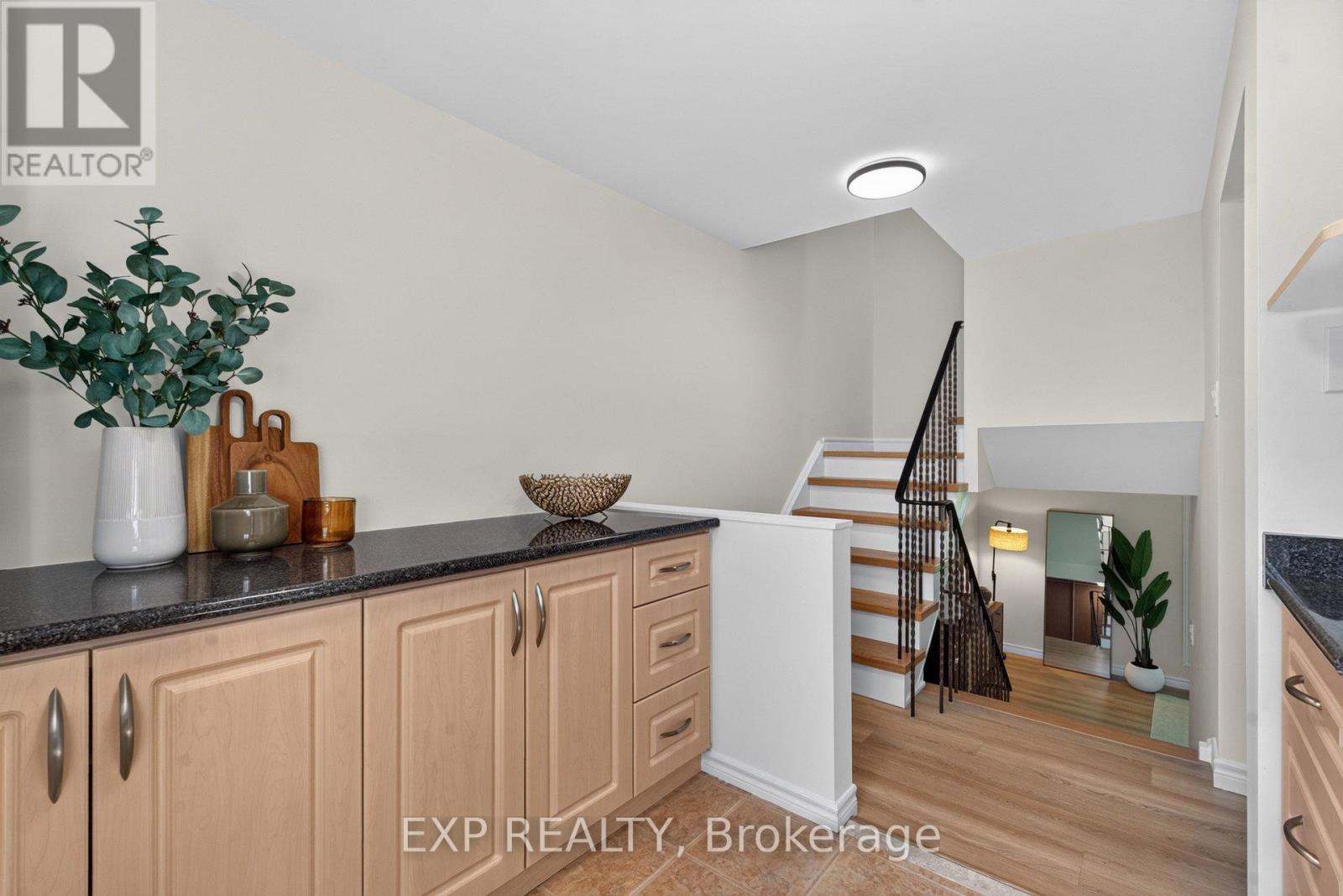 38 Rusty Crestway, Toronto, Ontario  M2J 2Y4 - Photo 18 - C13457458