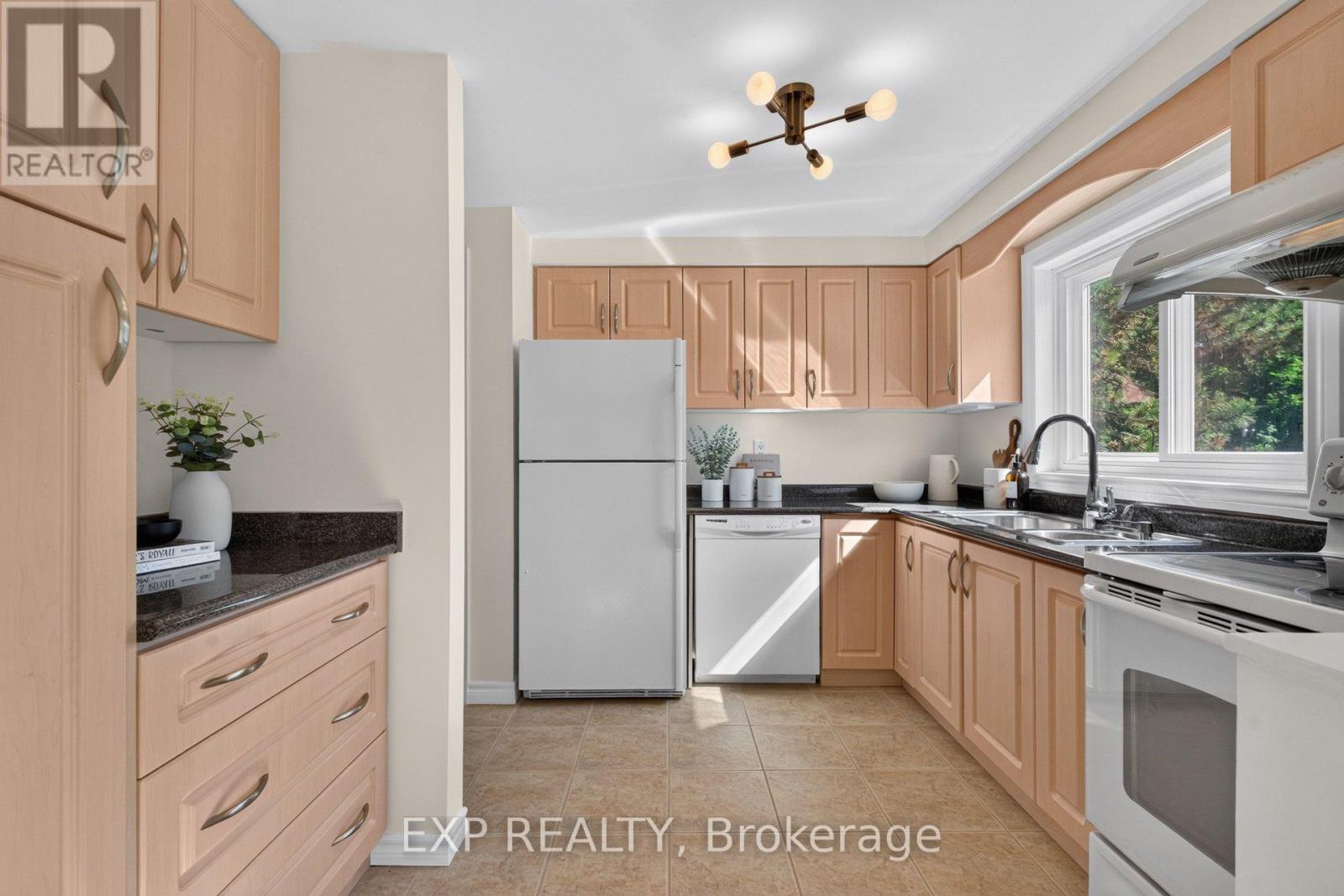 38 Rusty Crestway, Toronto, Ontario  M2J 2Y4 - Photo 19 - C13457458