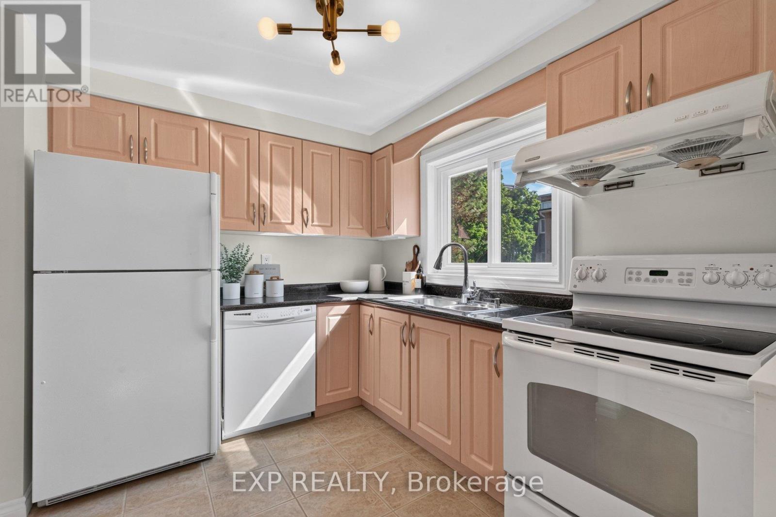 38 Rusty Crestway, Toronto, Ontario  M2J 2Y4 - Photo 20 - C13457458
