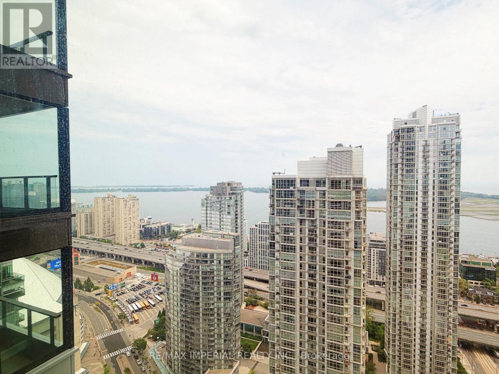 4210 - 1 Concord Cityplace Way, Toronto, Ontario M5V 0X3 - Photo 13 - C13457498