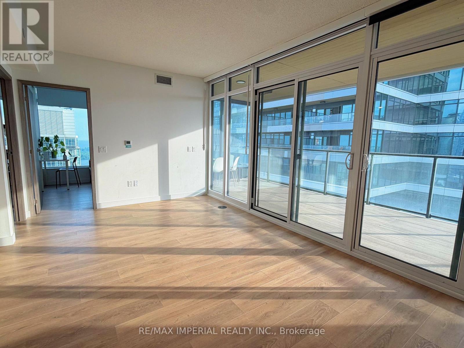 4210 - 1 Concord Cityplace Way, Toronto, Ontario M5V 0X3 - Photo 3 - C13457498