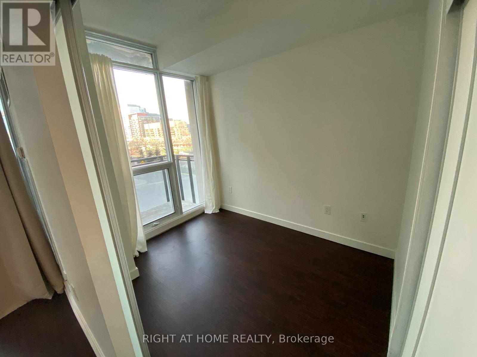 306 - 25 Capreol Court, Toronto, Ontario  M5V 3Z7 - Photo 4 - C13457510