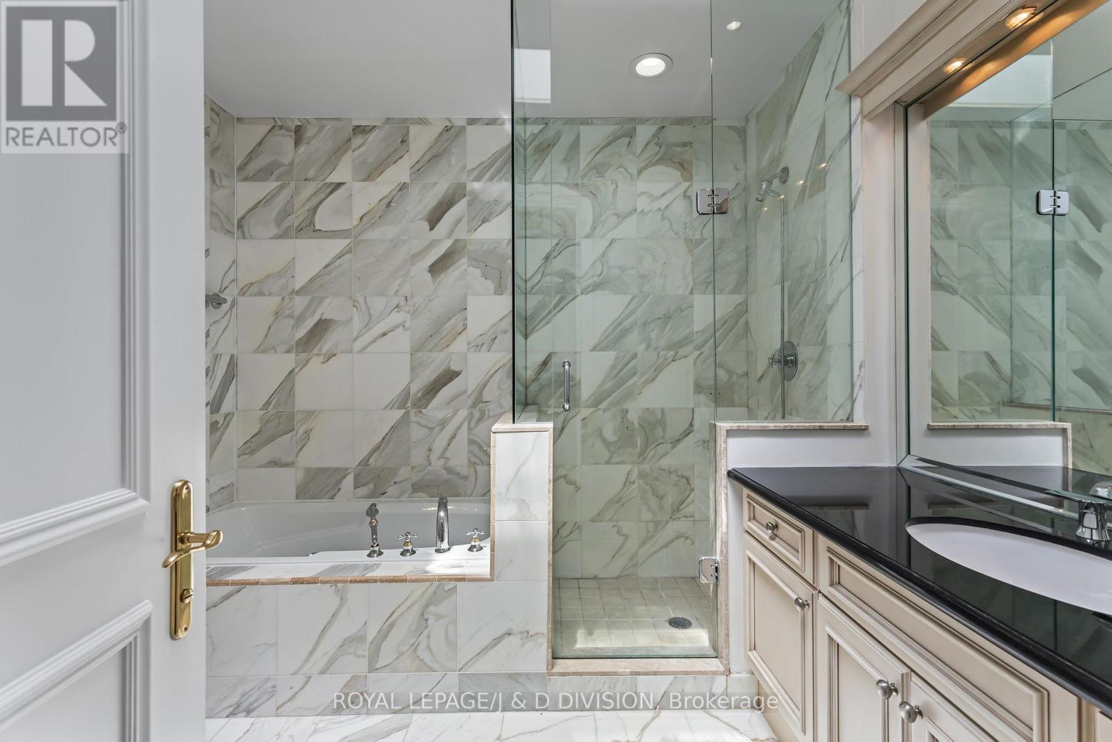 8 Huntley Street, Toronto, Ontario  M4Y 2K6 - Photo 35 - C13457544