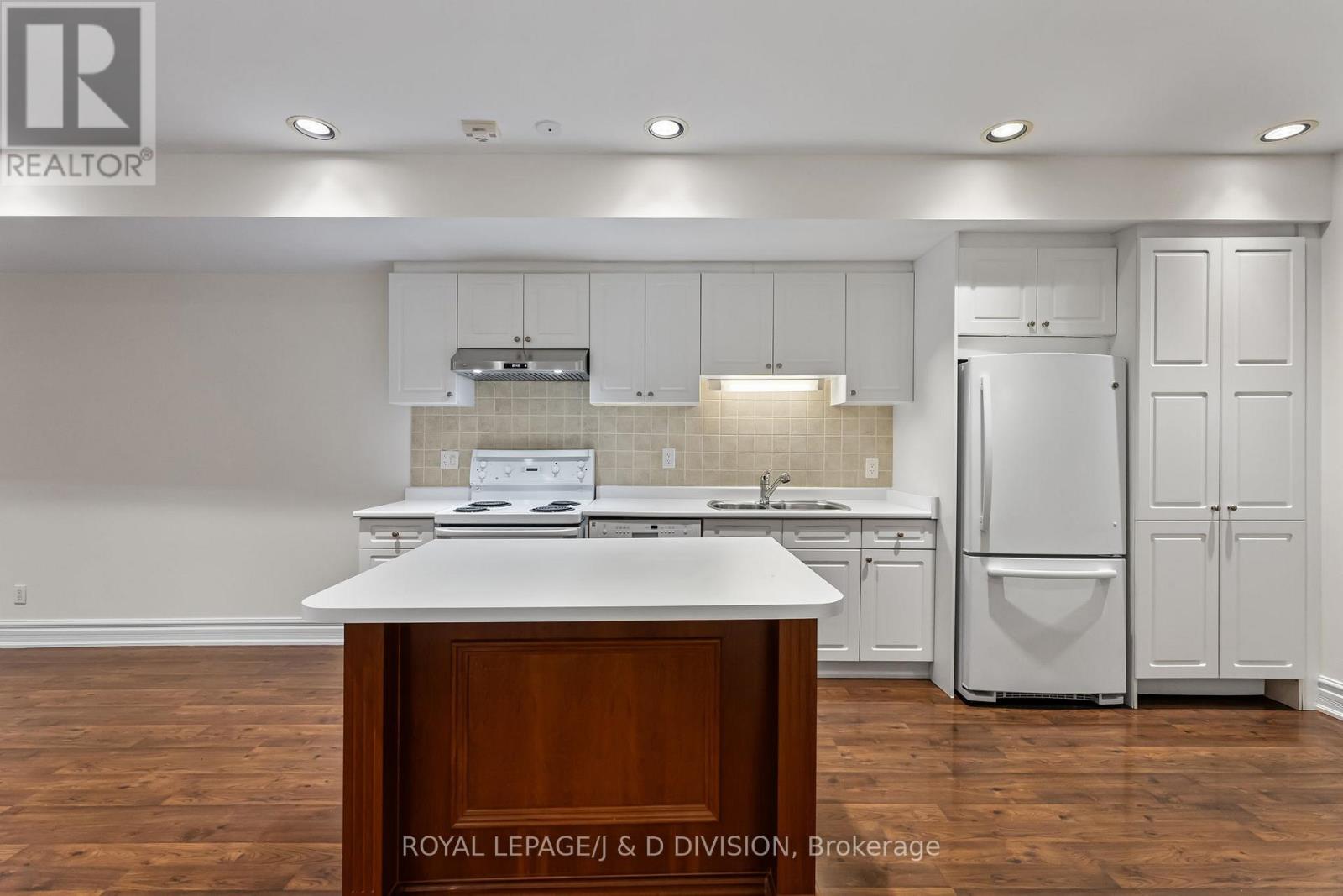 8 Huntley Street, Toronto, Ontario  M4Y 2K6 - Photo 40 - C13457544
