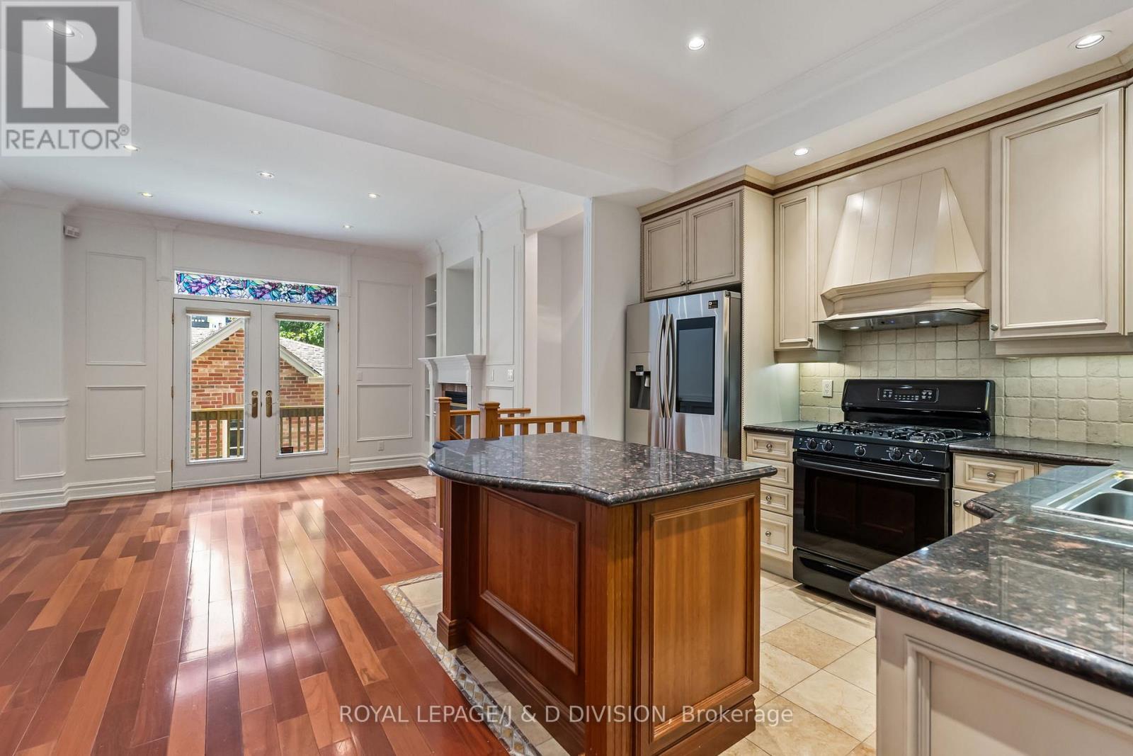 8 Huntley Street, Toronto, Ontario  M4Y 2K6 - Photo 7 - C13457544