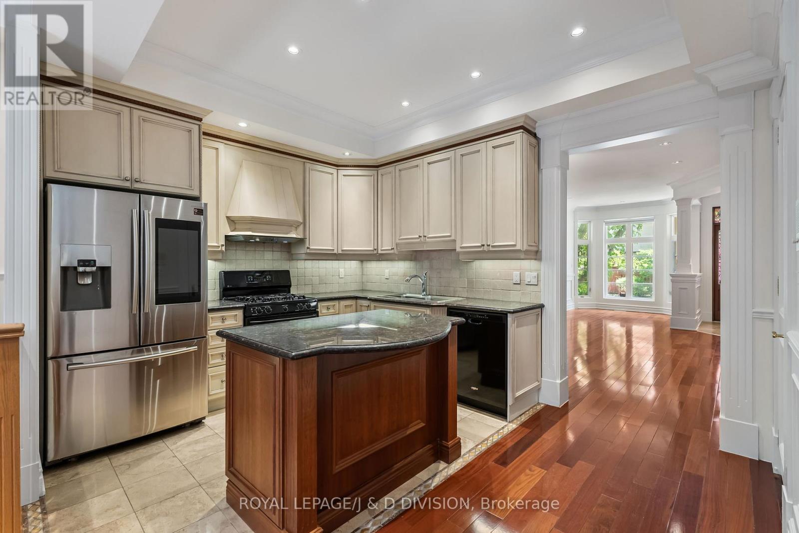 8 Huntley Street, Toronto, Ontario  M4Y 2K6 - Photo 8 - C13457544
