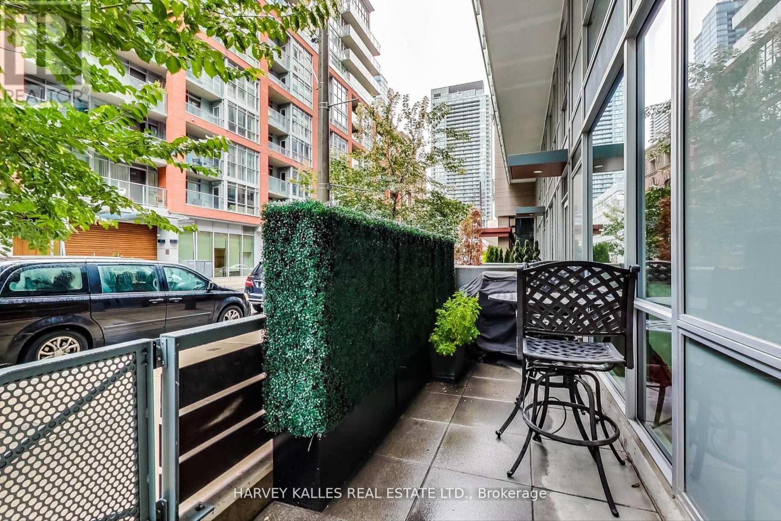 Th24 - 30 Nelson Street, Toronto, Ontario M5V 0H5 - Photo 2 - C13457546
