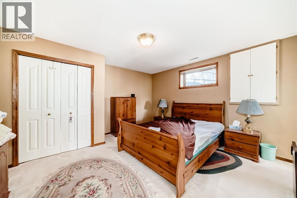 448 Mckenzie Lake Bay Se, Calgary, Alberta  T2Z 2H4 - Photo 35 - A2321047