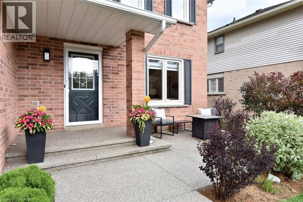 2039 Hunters Wood Drive, Burlington, Ontario  L7M 2V5 - Photo 4 - 40840670