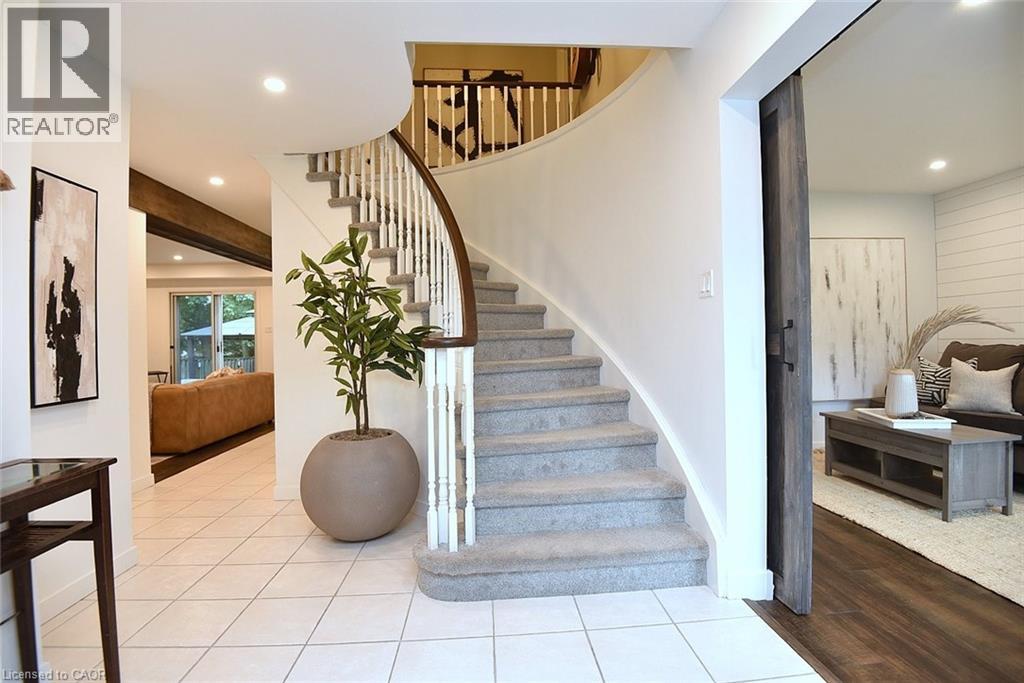 2039 Hunters Wood Drive, Burlington, Ontario  L7M 2V5 - Photo 5 - 40840670