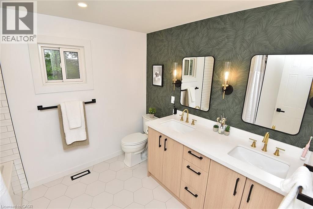 2039 Hunters Wood Drive, Burlington, Ontario  L7M 2V5 - Photo 36 - 40840670