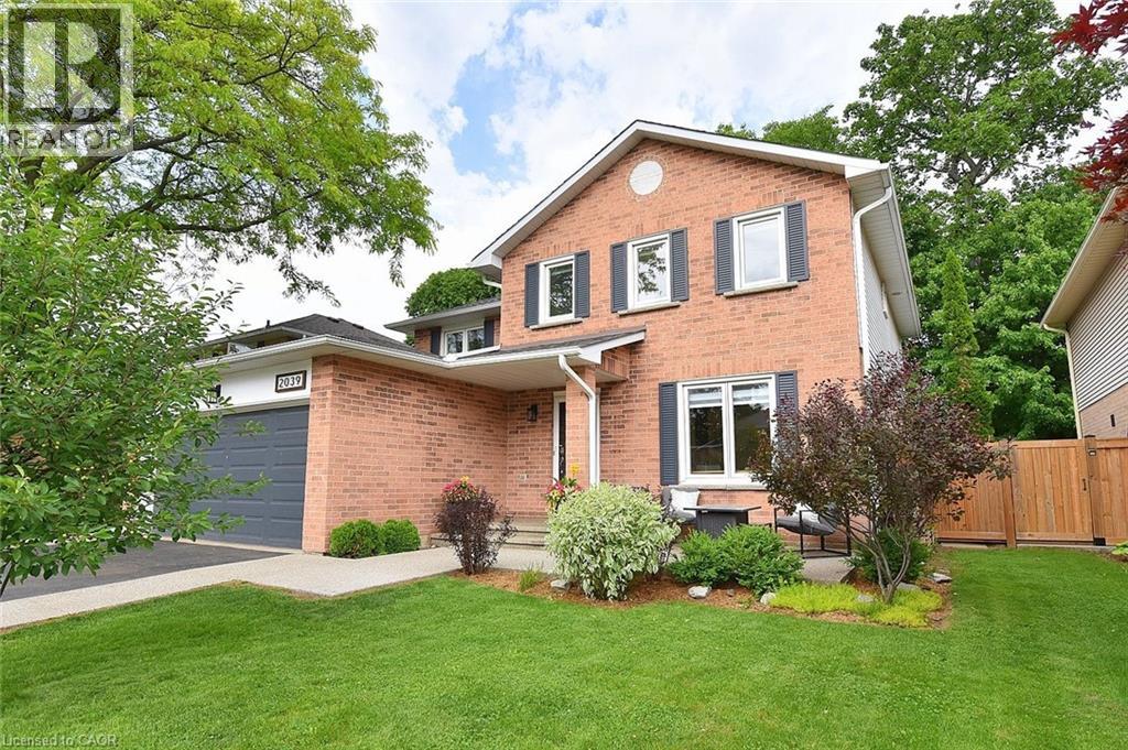 2039 Hunters Wood Drive, Burlington, Ontario  L7M 2V5 - Photo 3 - 40840670