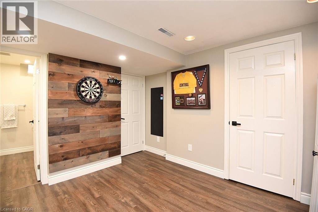 2039 Hunters Wood Drive, Burlington, Ontario  L7M 2V5 - Photo 37 - 40840670