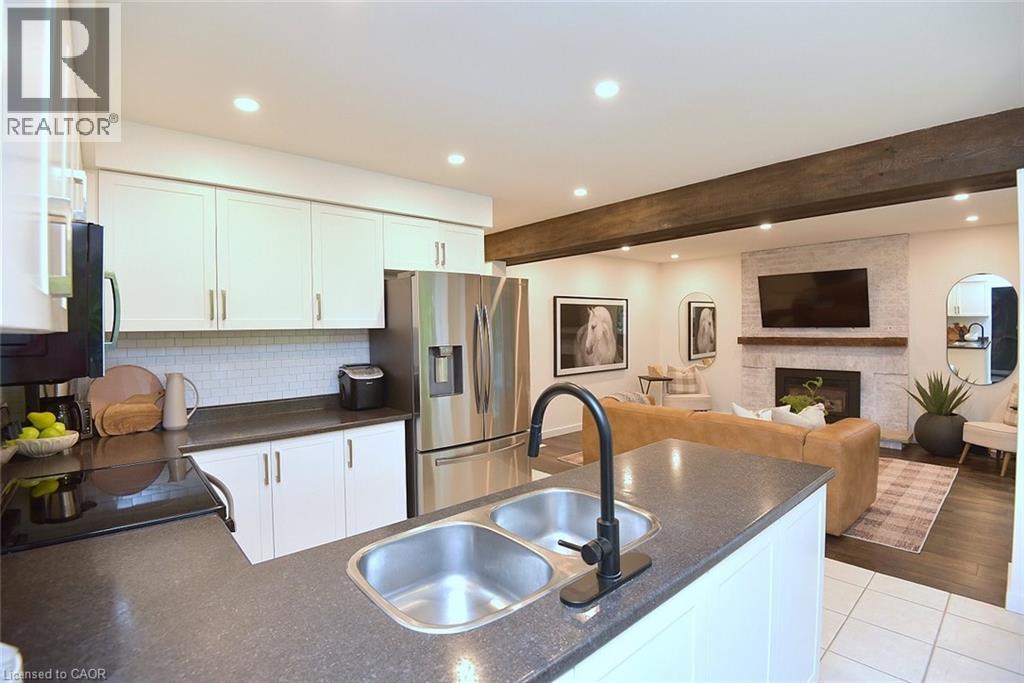 2039 Hunters Wood Drive, Burlington, Ontario  L7M 2V5 - Photo 12 - 40840670
