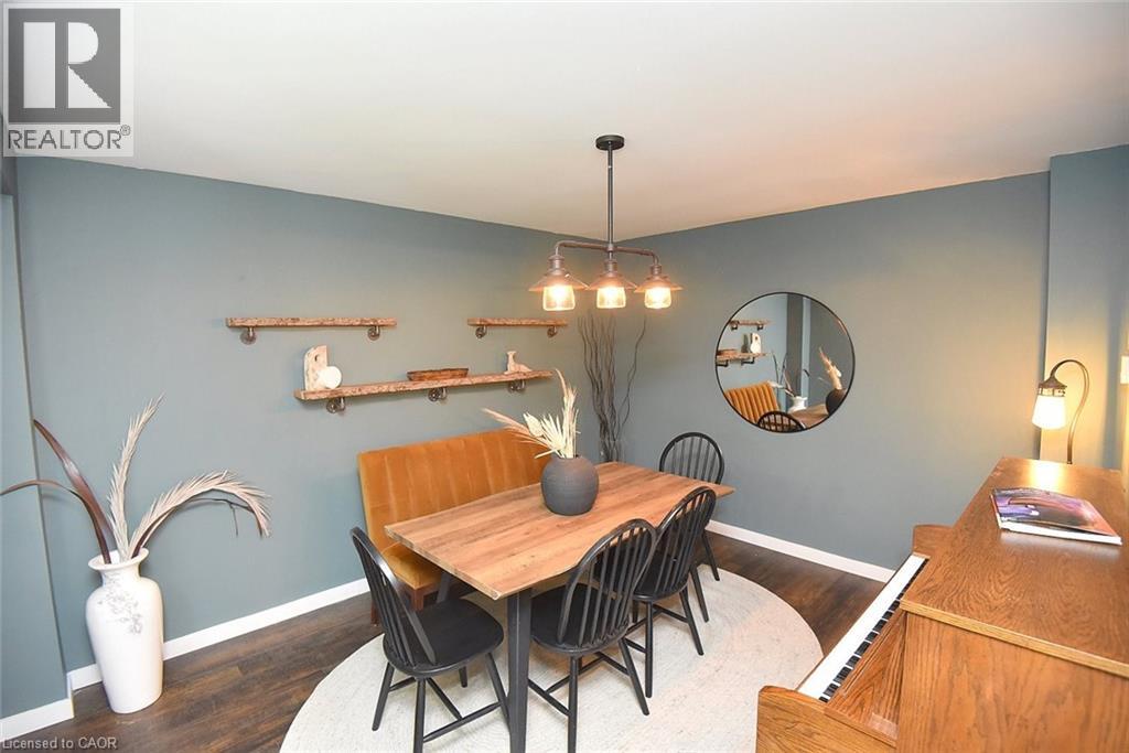 2039 Hunters Wood Drive, Burlington, Ontario  L7M 2V5 - Photo 9 - 40840670