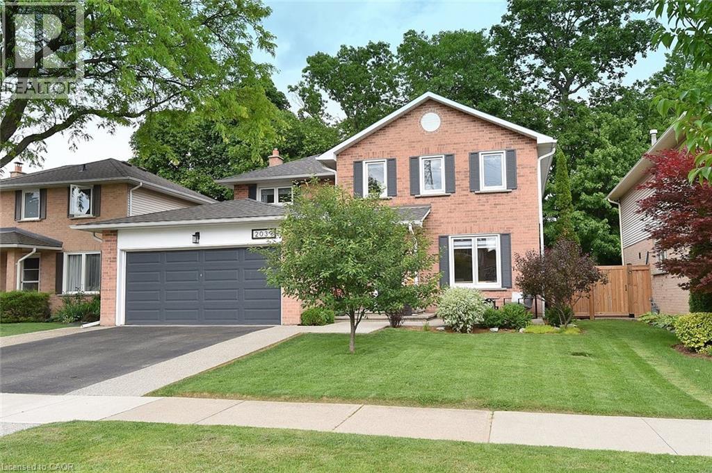 2039 Hunters Wood Drive, Burlington, Ontario  L7M 2V5 - Photo 2 - 40840670