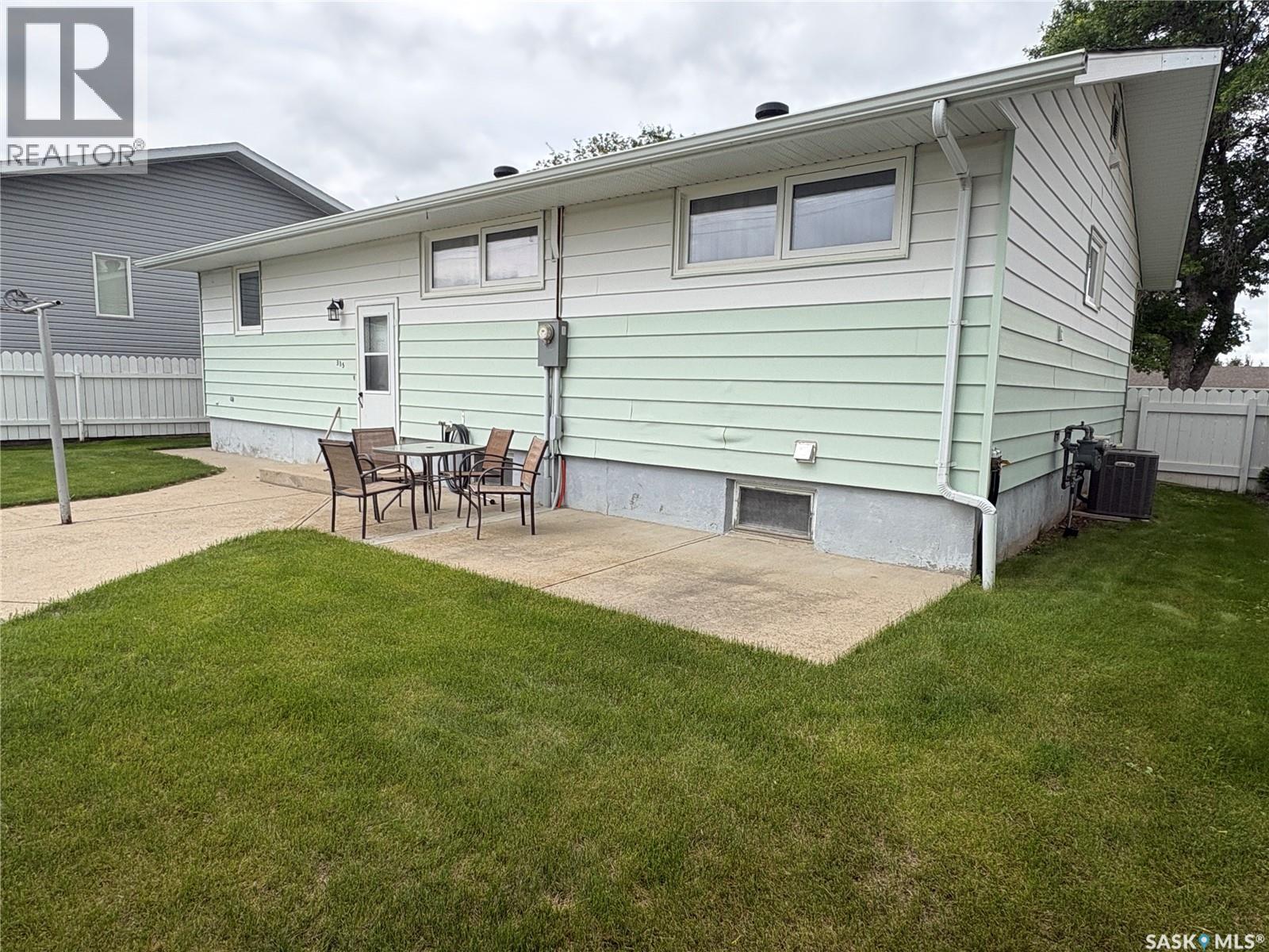 335 Central Avenue S, Swift Current, Saskatchewan  S9H 3G4 - Photo 30 - SK039624