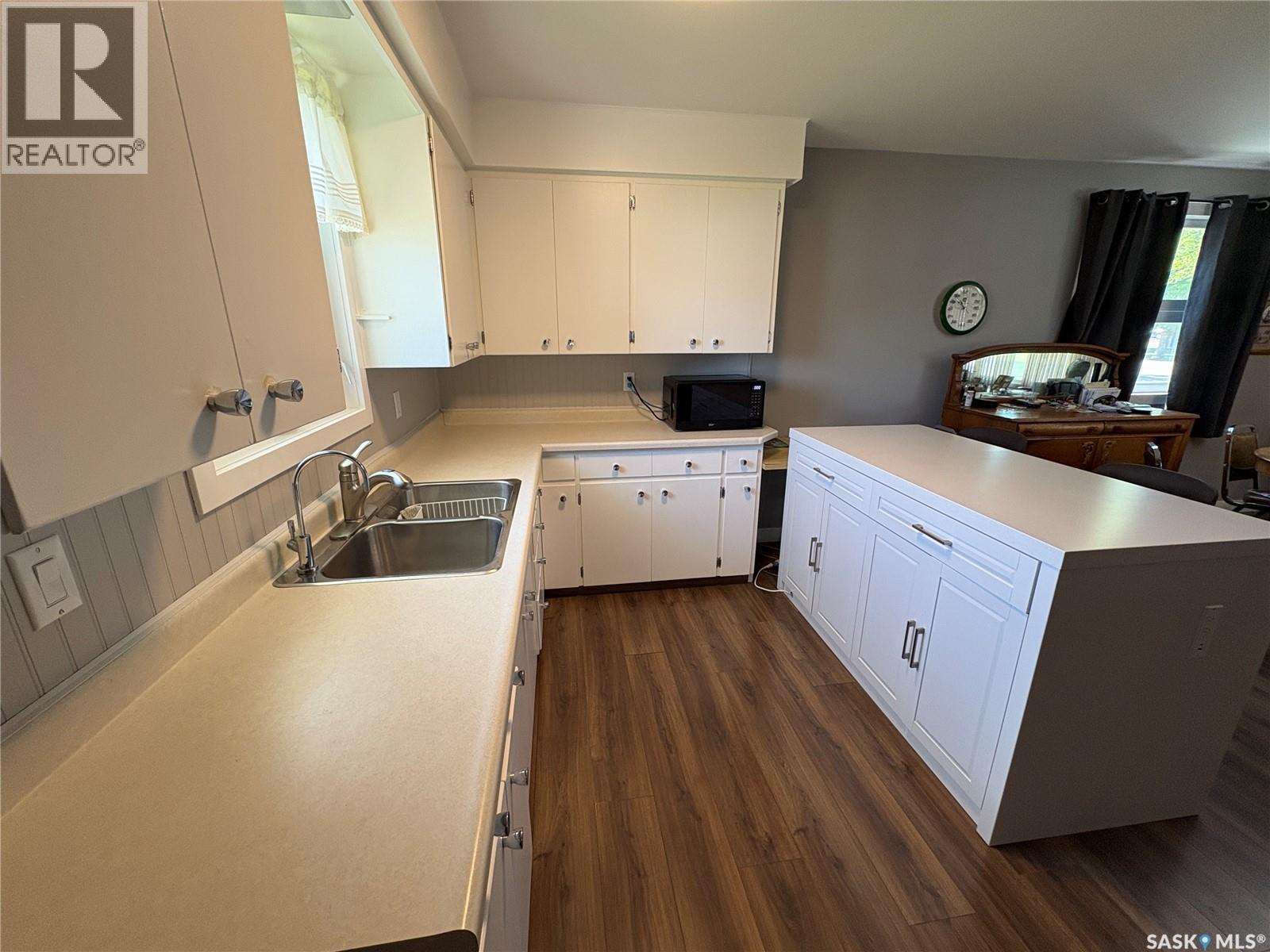 335 Central Avenue S, Swift Current, Saskatchewan  S9H 3G4 - Photo 8 - SK039624