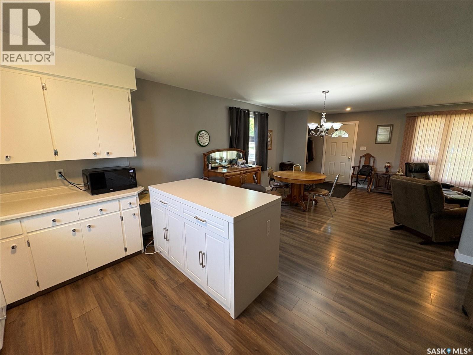 335 Central Avenue S, Swift Current, Saskatchewan  S9H 3G4 - Photo 9 - SK039624