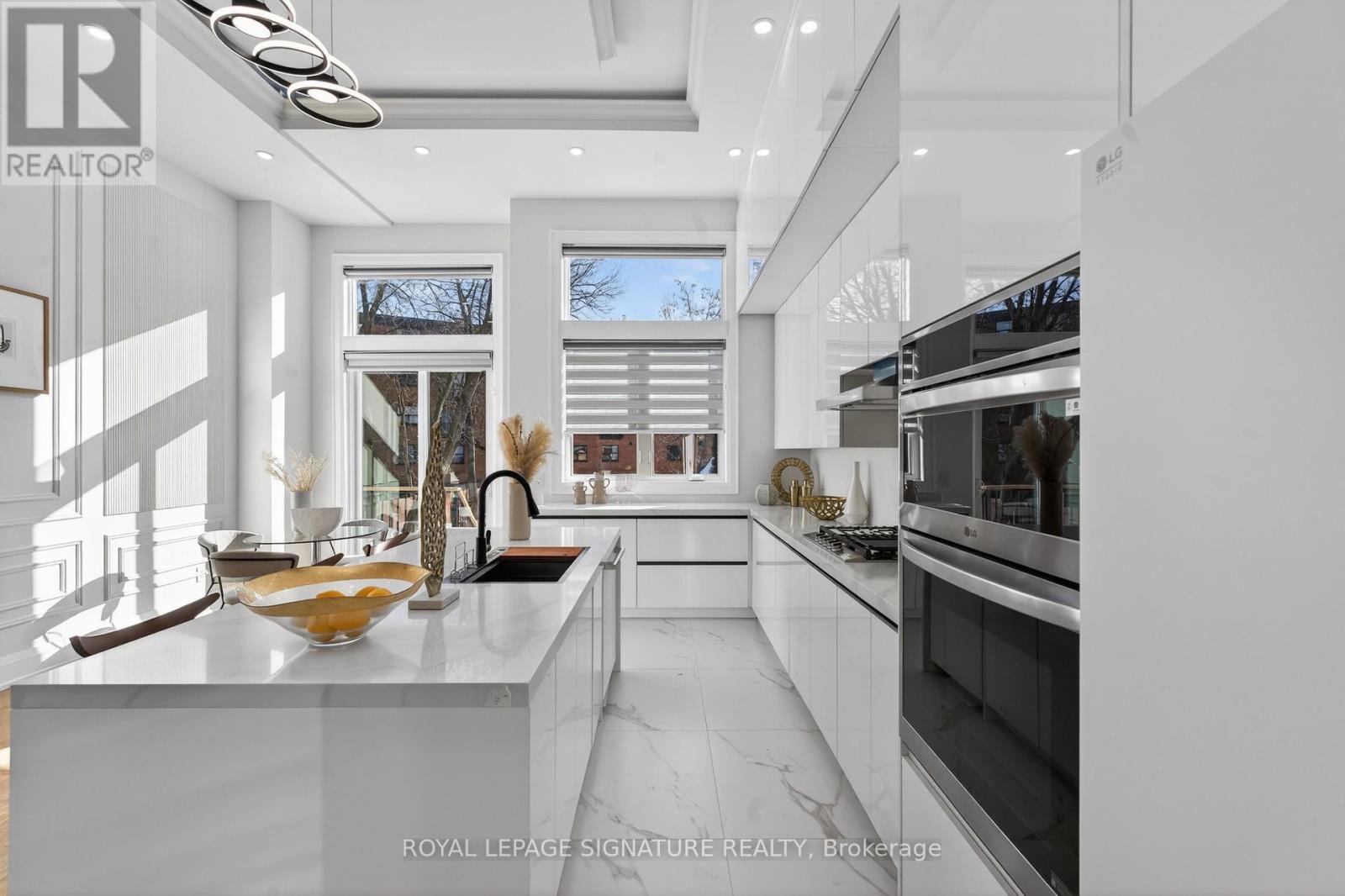 245 Ferris Road, Toronto, Ontario  M4B 1H2 - Photo 15 - E13457416