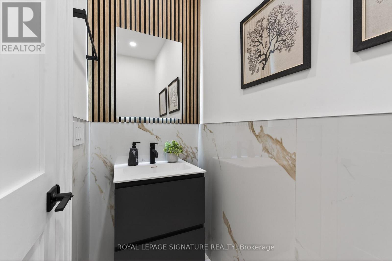 245 Ferris Road, Toronto, Ontario  M4B 1H2 - Photo 20 - E13457416
