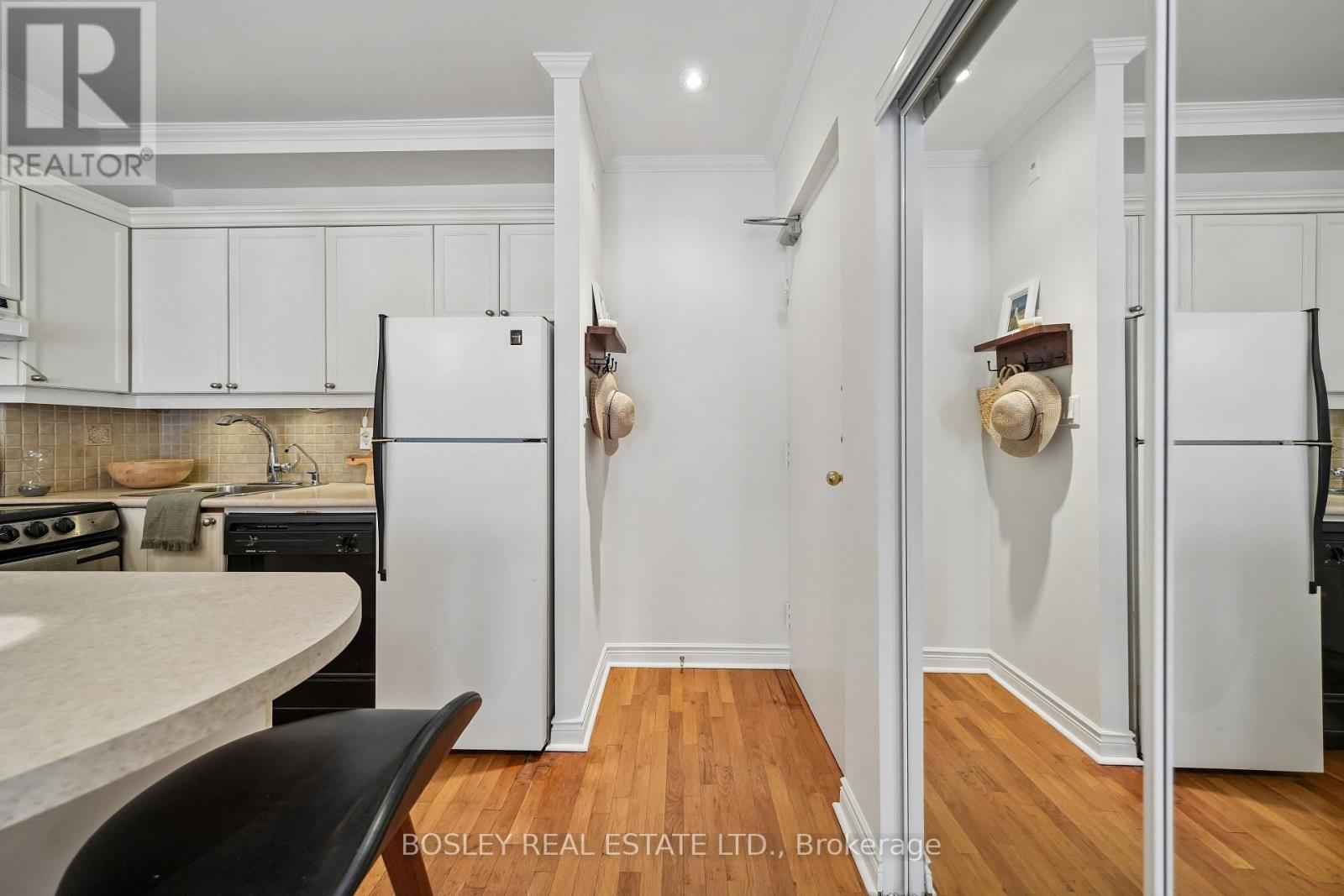 204 - 15 Glen Manor Drive, Toronto, Ontario  M4E 2X3 - Photo 13 - E13457436