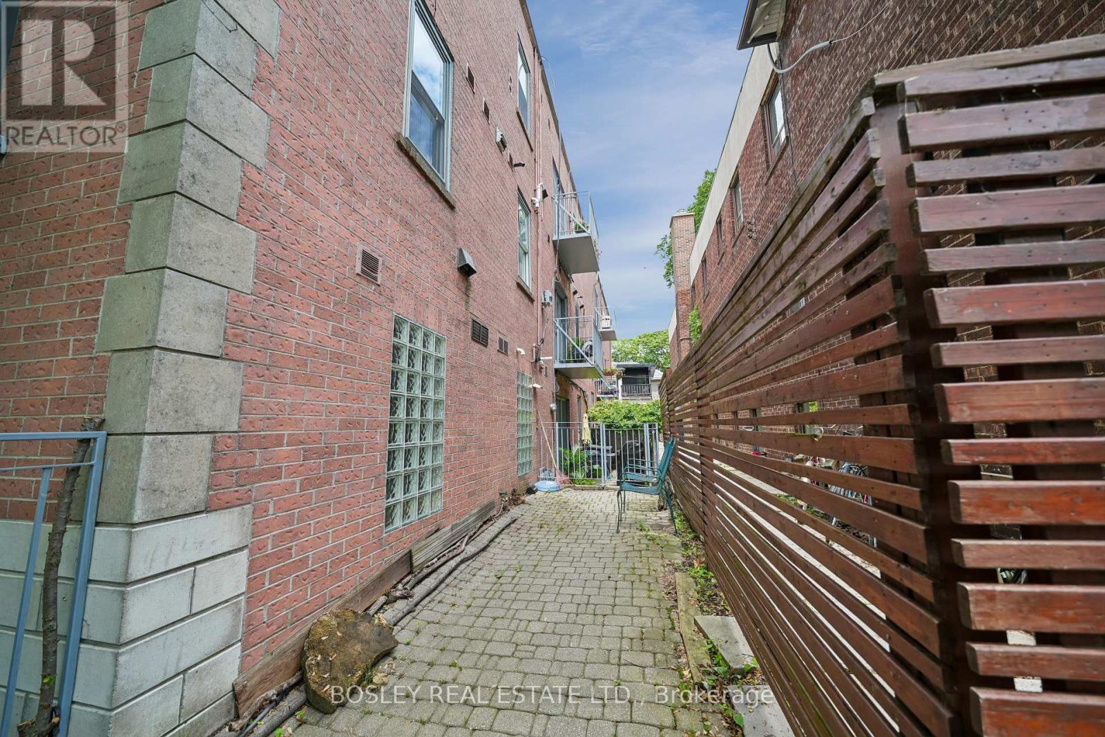 204 - 15 Glen Manor Drive, Toronto, Ontario  M4E 2X3 - Photo 32 - E13457436