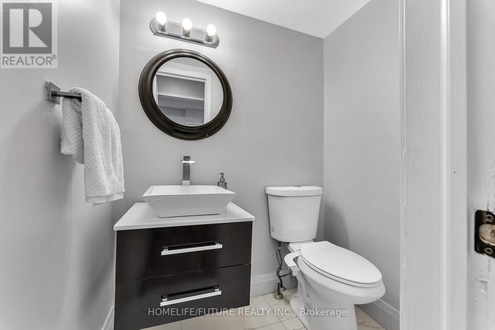 1600 Melman Street, Pickering, Ontario  L1X 2E7 - Photo 5 - E13457464