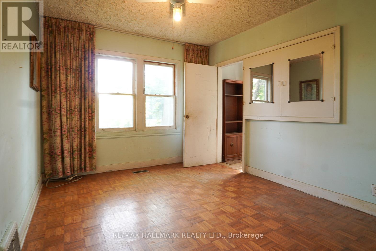 63 Highview Avenue, Toronto, Ontario  M1N 2H4 - Photo 2 - E13457480