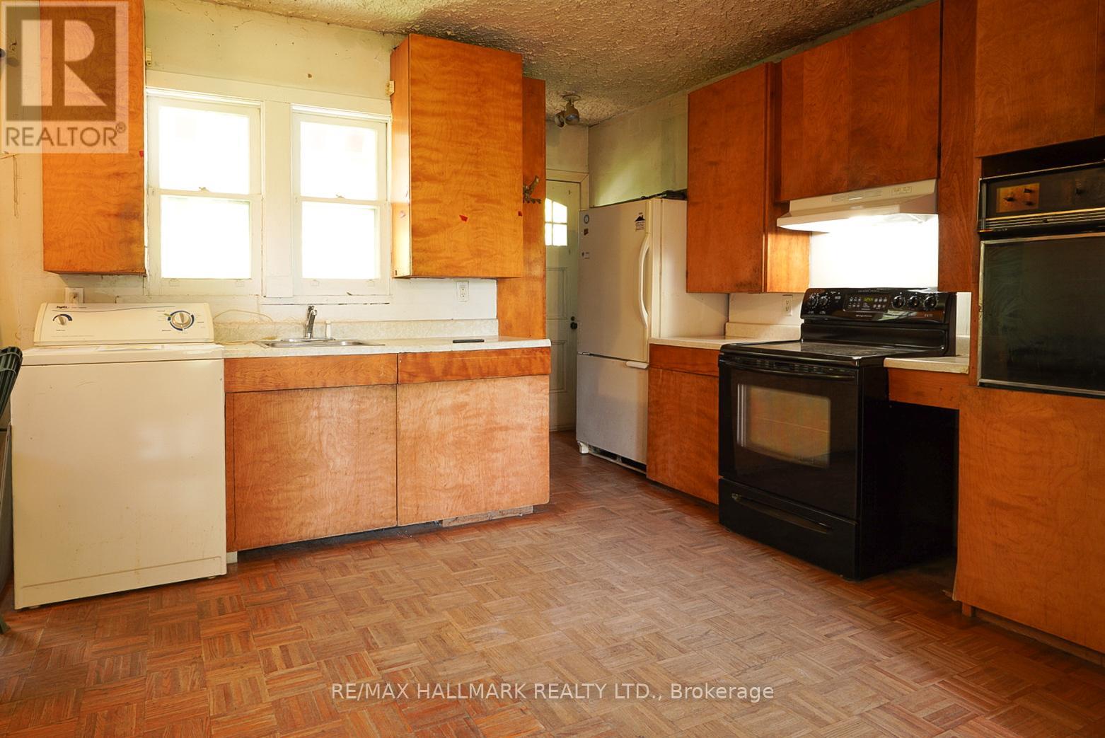 63 Highview Avenue, Toronto, Ontario  M1N 2H4 - Photo 3 - E13457480