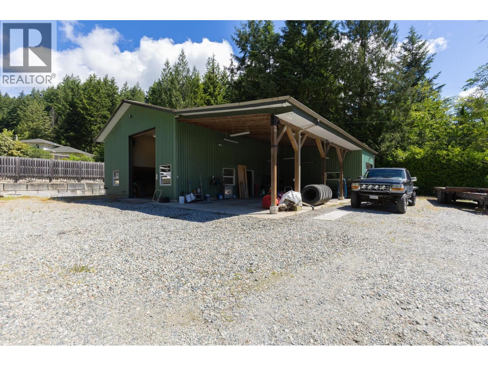 1266 Reed Road, Gibsons, British Columbia  V0N 1V7 - Photo 30 - R3136760