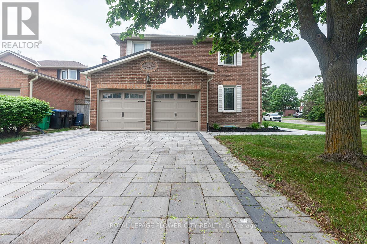 1 St Michaels Crescent, Caledon, Ontario L7E 5Z6 - Photo 2 - W13457246