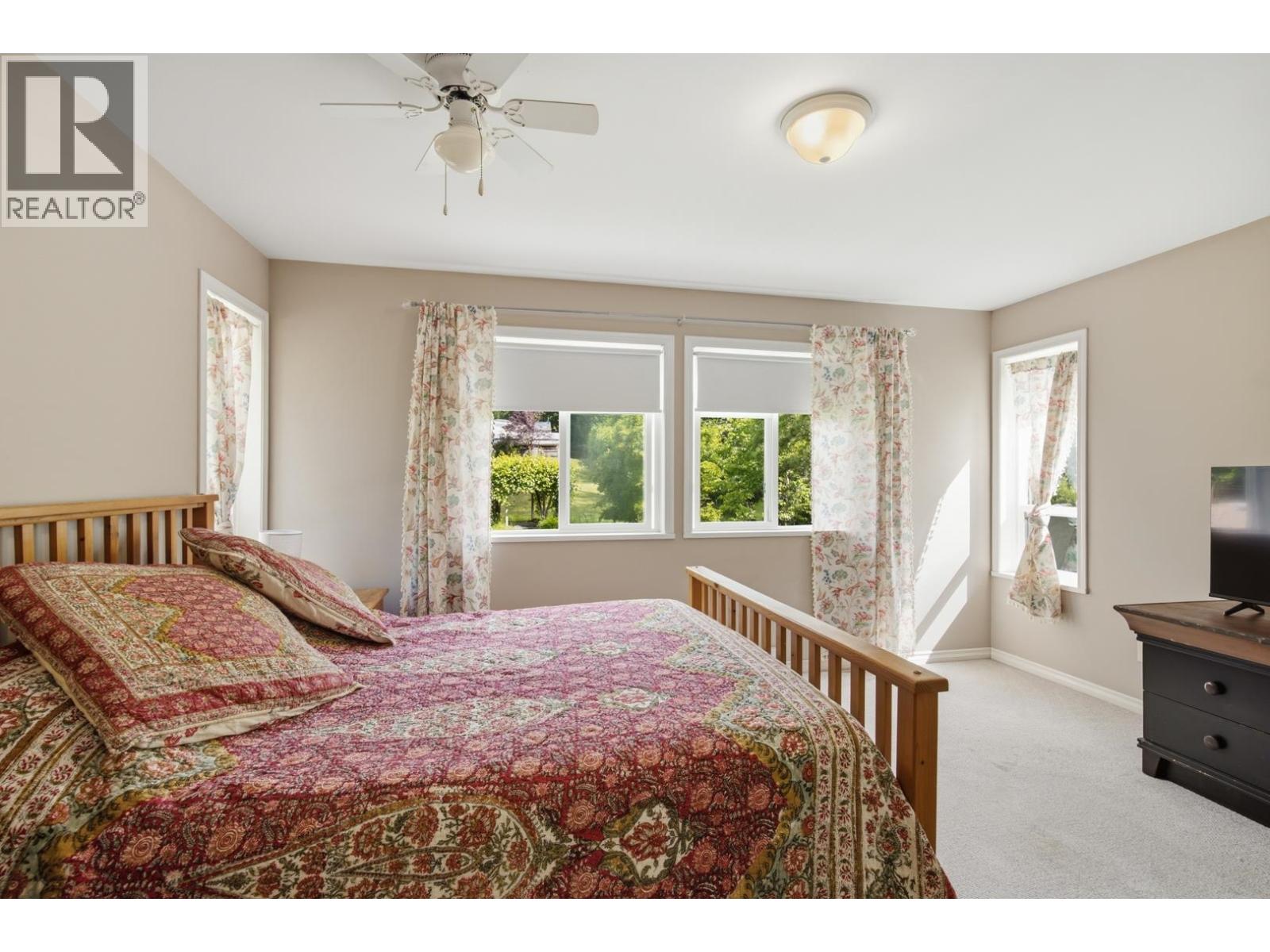 1266 Reed Road, Gibsons, British Columbia  V0N 1V7 - Photo 15 - R3136760